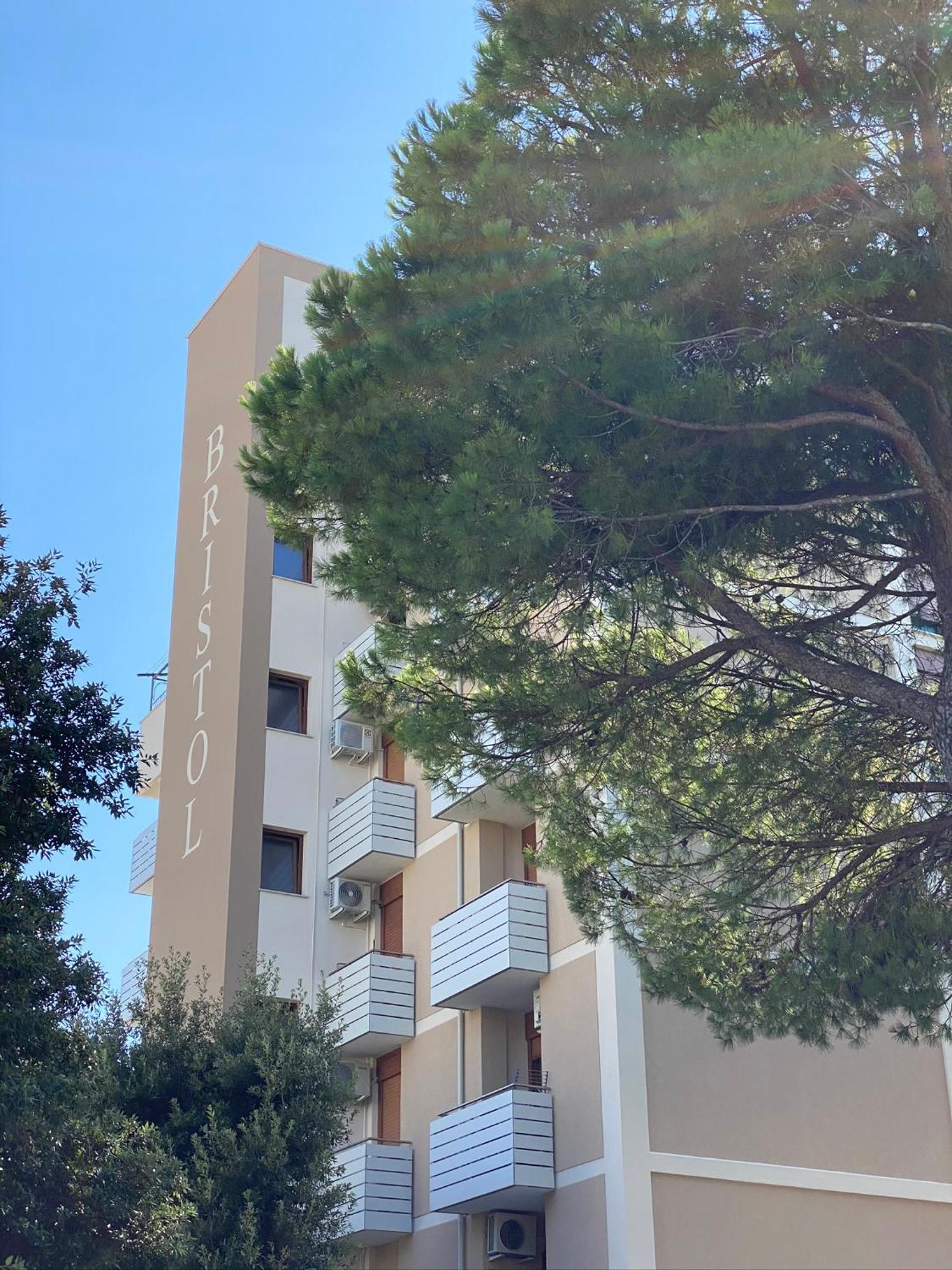 Residence Bristol Bibione Exterior foto